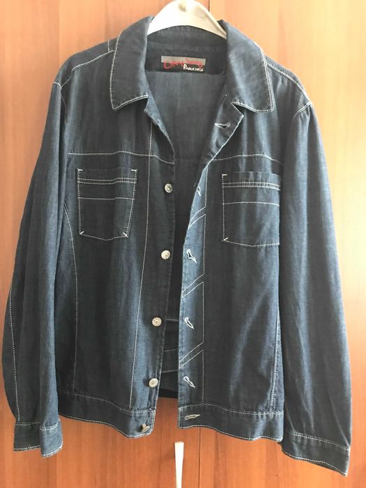 Спортен екип на ADIDAS ; Лек дънков костюм на Парушев - с бонус риза