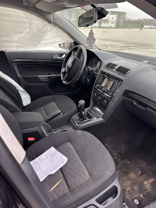 Dezmembrez  Skoda octavia 2 facelift 1.6 tdi 2.0 BMK CAY motor cutie