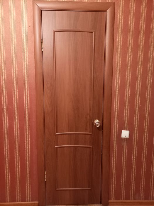 Отдам  даром двери  б/у. Состояние среднее.  Самовывоз