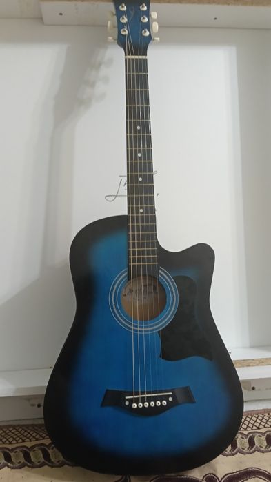 Продается гитара