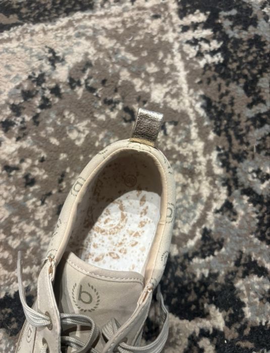Adidași de vânzare second hand