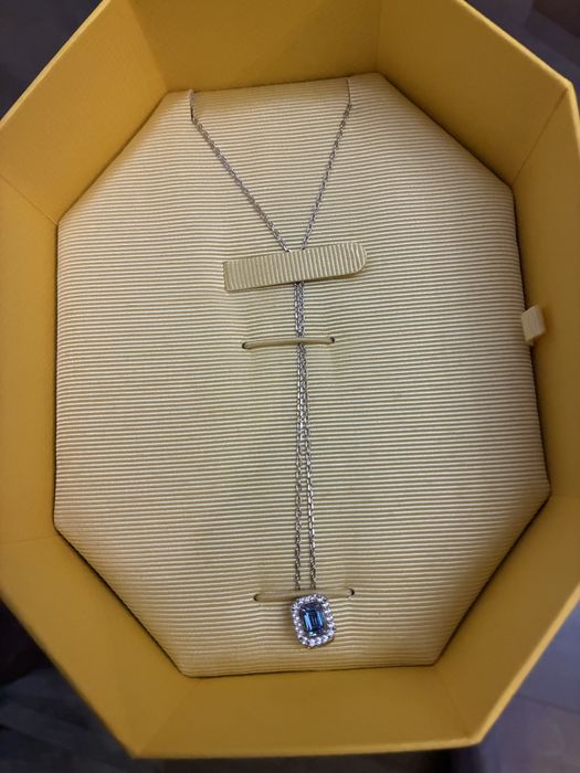 Колие Swarovski с висулка