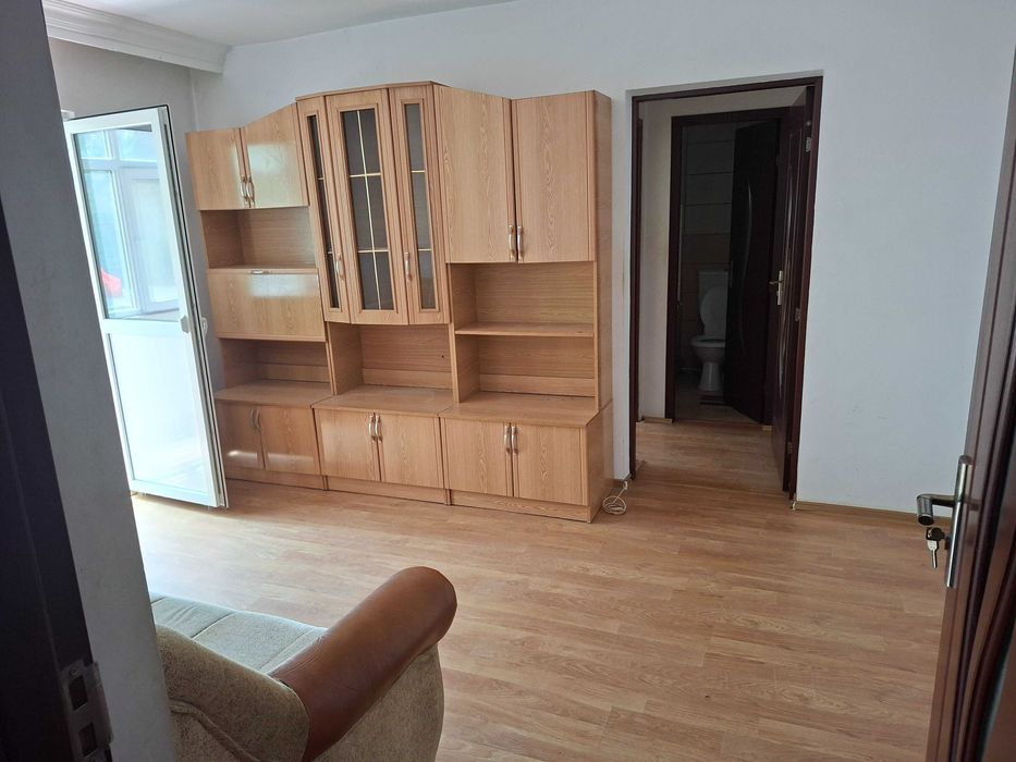Vand apartament 3 camere