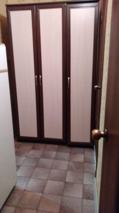 Продам шкаф в нормальном состоянии, ТОРГ на месте.