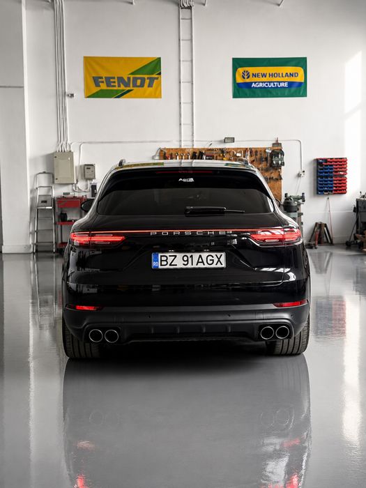 Vand / Schimb Porsche cayenne S  * PANO* Matrix*Distronic*360*Carlig