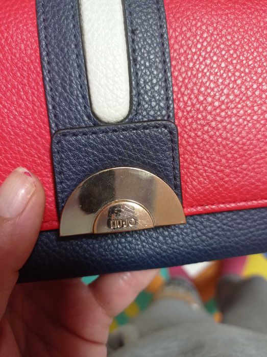 Дамски чанти и портмоне