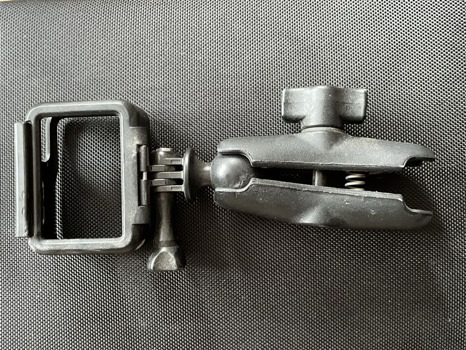 vand accesorii GoPro hero 7 silver+ GoPro-ul( pretul afisat aici este cel total, impreuna cu camera)