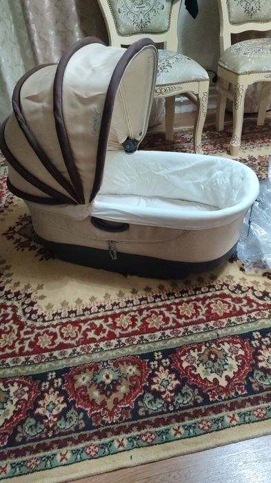 Коляска люлька и летняя вместе