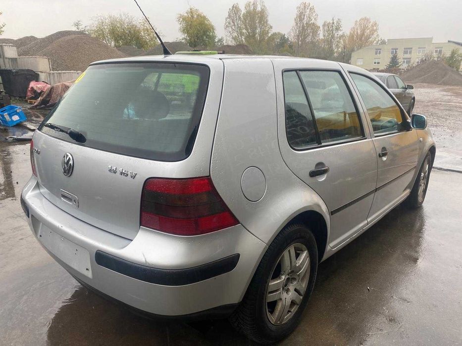 dezmembrez vw GOLF 4 1.4i cod motor AXP/usa fata golf 4/bara fata golf