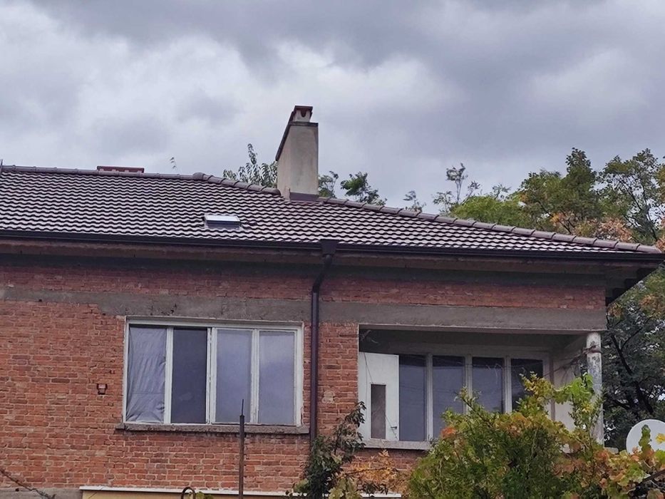 ЕРА МАКС продава етаж от къща до Поликлиниката в кв. Каргон, гр. Ямбол