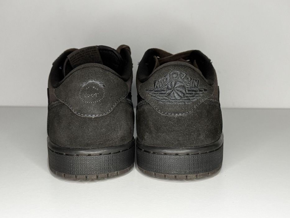 Air Jordan 1 Retro Low OG SP Travis Scott Velvet Brown
Velvet Brown and Dark Mocha