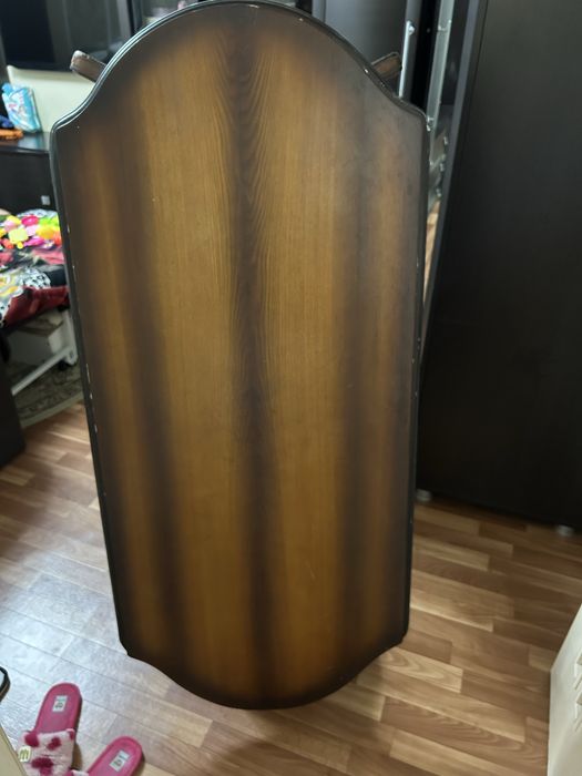 Продам стол в отличном состояние