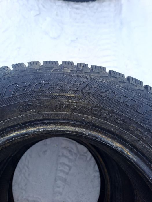 Комплект  зимней резины