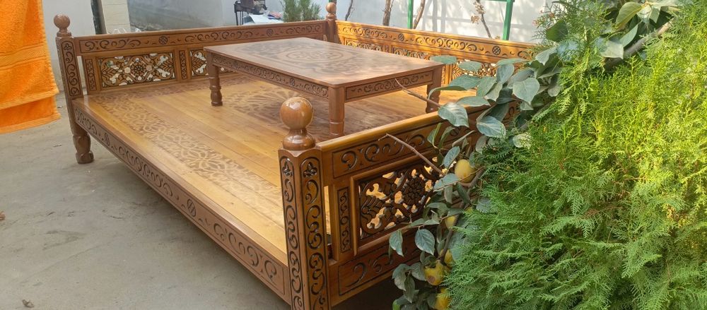 Топчан из ореха новый ручная работа