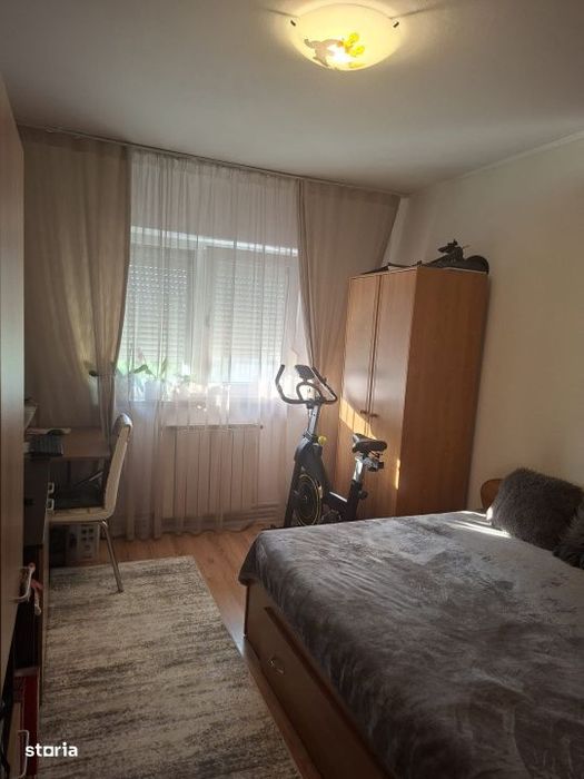 Apartament 3 camere, 72.52 mp, zona Craiovita Noua