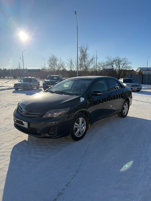 Тойота Карола в отличном состоянии . Родной окрас . Стекла фары родные