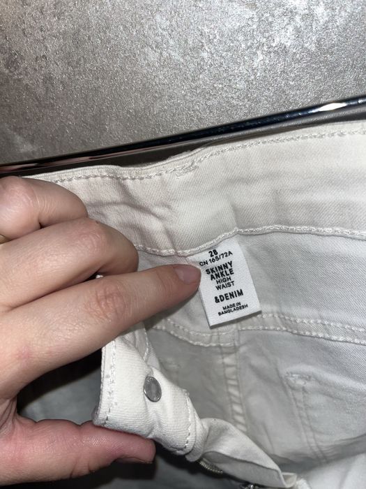 Jeans albi marimea S/36 si M/38