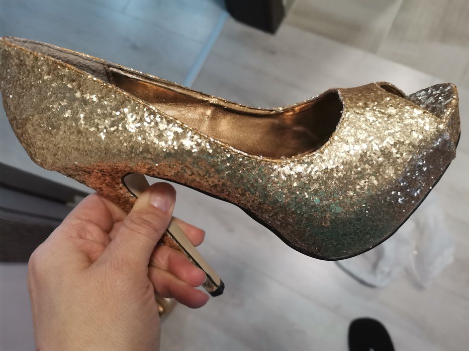 дамски обувки на ток