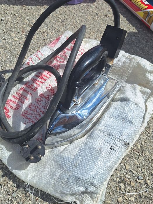 Ютия стар стил черна