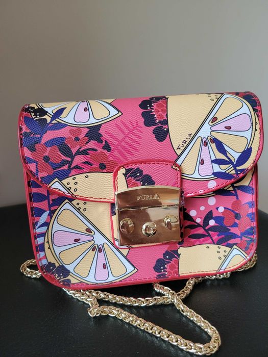 Furla чанта с лимони