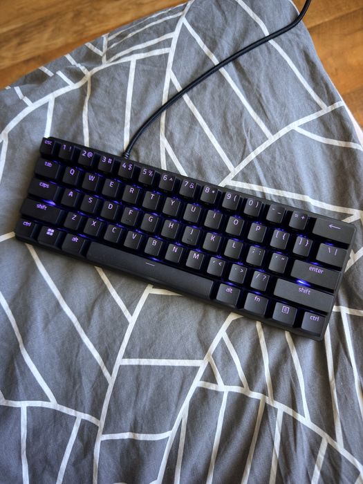 Гейминг клавиатура - Razer Huntsman Mini RGB 60% optical red