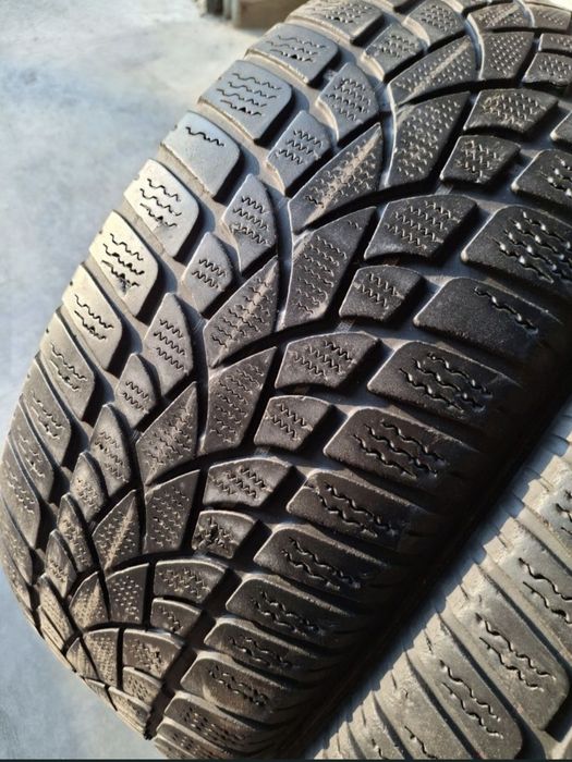 2 Anvelope  de iarnă  215 60 r16 Dunlop
