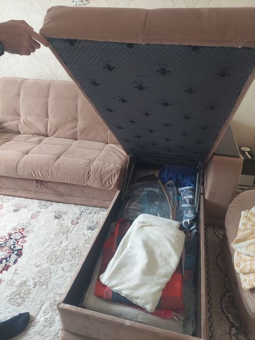 Продам диван угловой