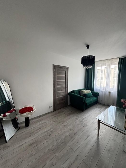 Inchiriez apartament