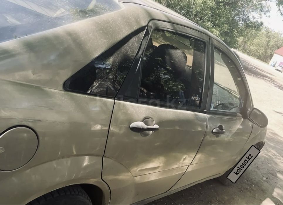 Ford Focus zx4 2005