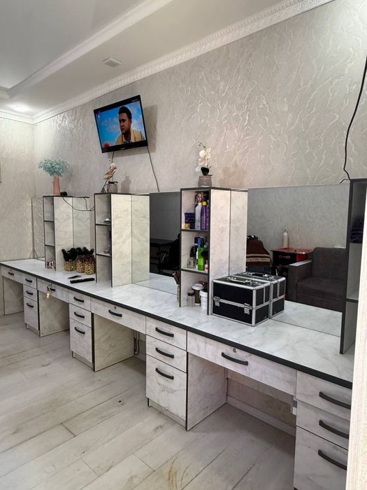 Salon mebellari sotiladi