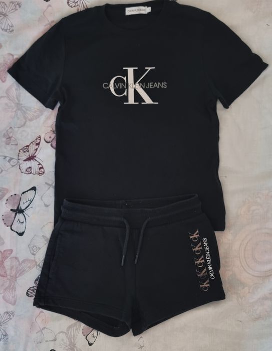 Compleu calvin Klein 6 ani