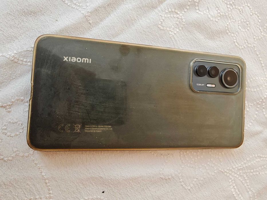 Смартфони Xiaomi 12 Lite и Motorola One Macro
