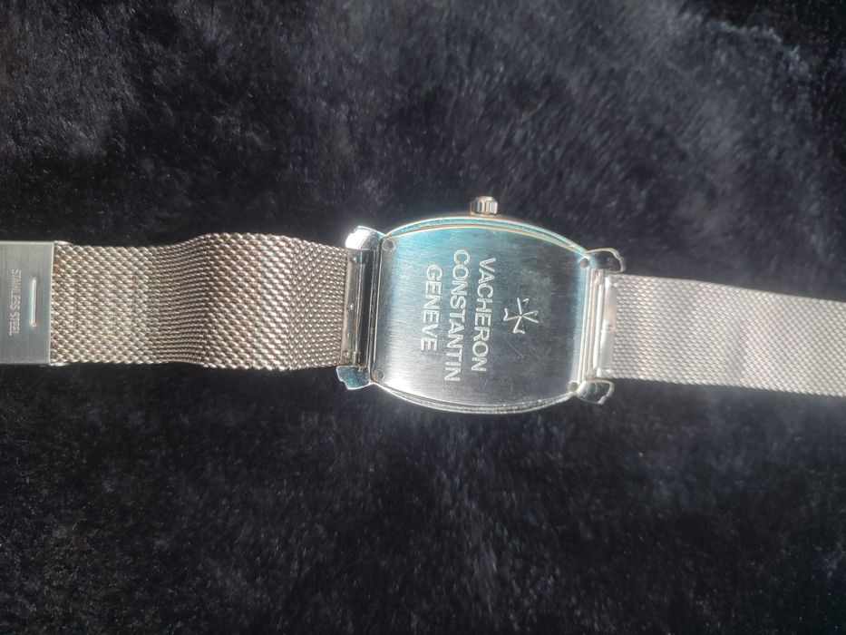 Срочно продам часы