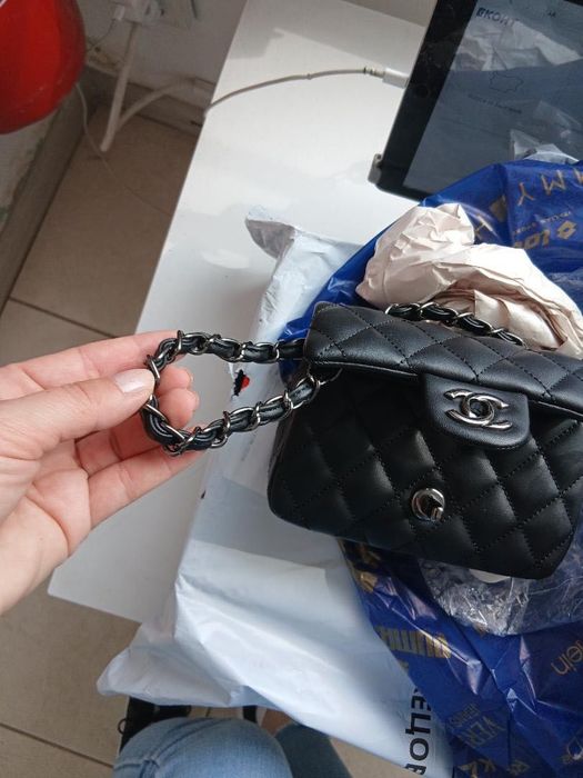 Елегантна Черна чанта на Chanel
