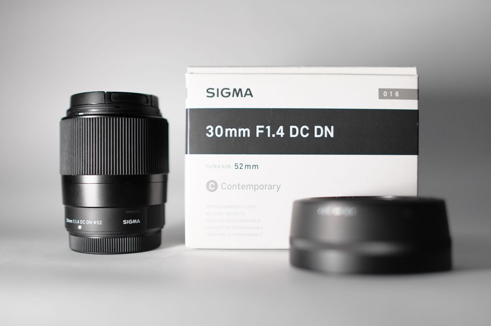 Камера Fujifilm X-T3 с обективи Fujinon 18–55mm и Sigma 30mm f/1.4