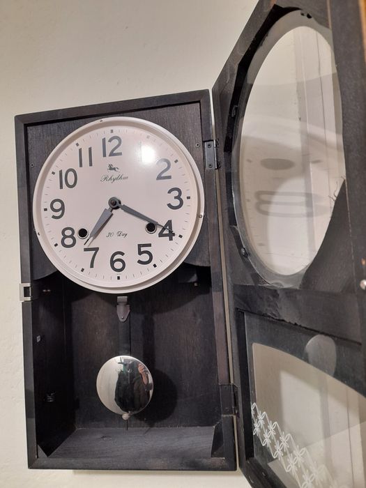 Ceas,Pendulă de perete