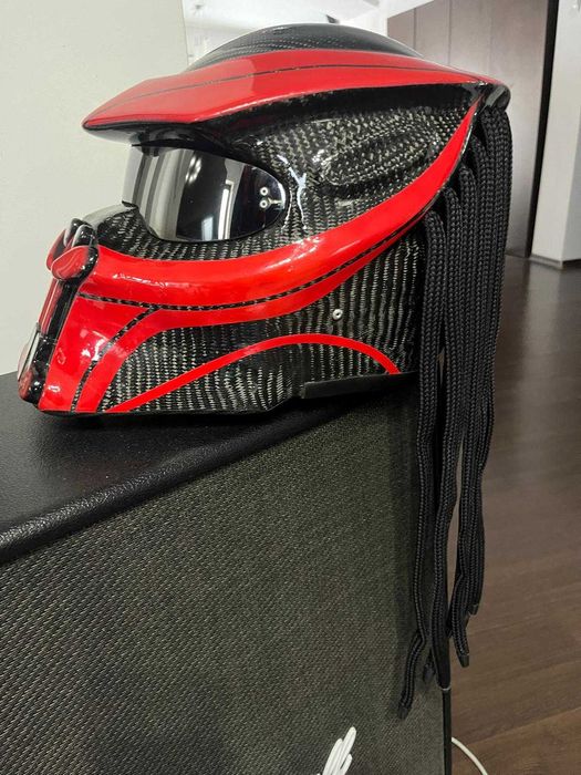 Casca Predator Carbon