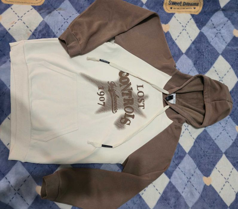 Продаю худи на 10 лет.