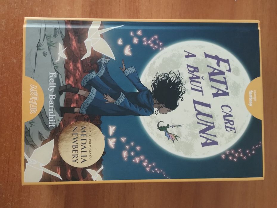 Fata care a băut luna