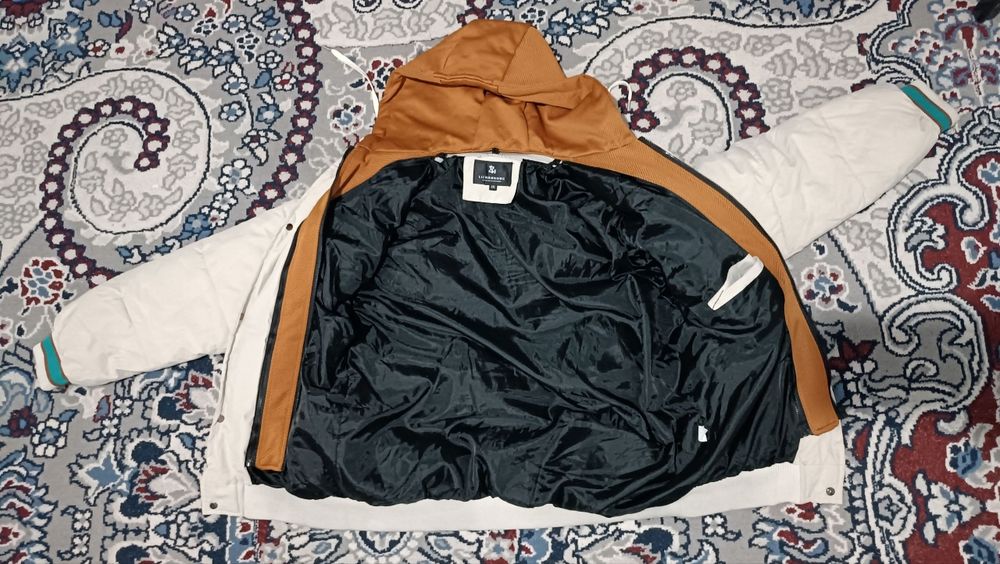 Srochno! Kurtka sotlvoti razmer 3XL