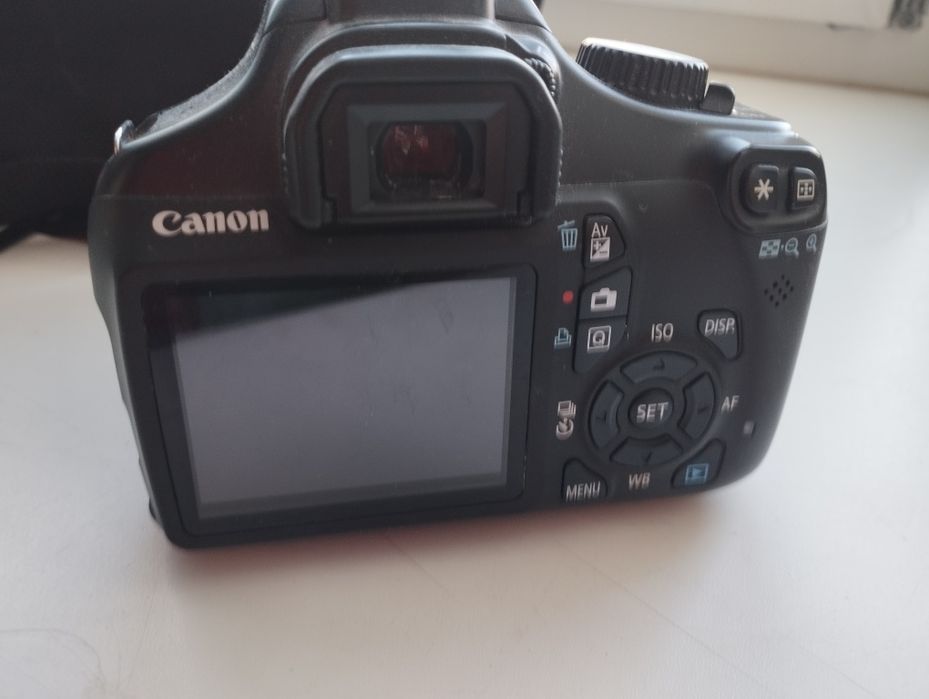 Фотоаппарат Canon d1100