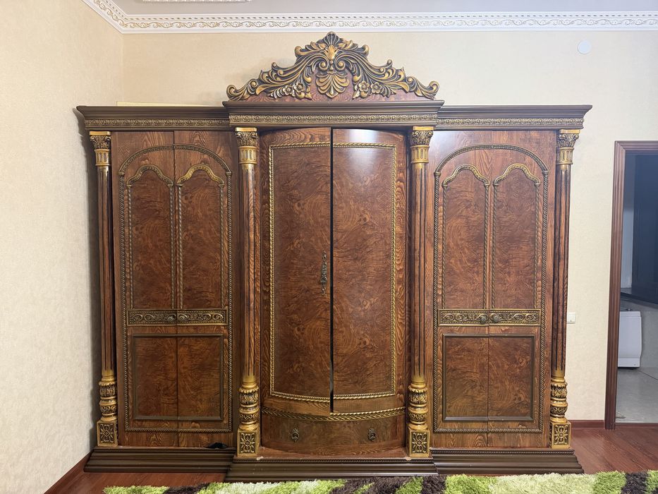 Спальный гарнитур продам