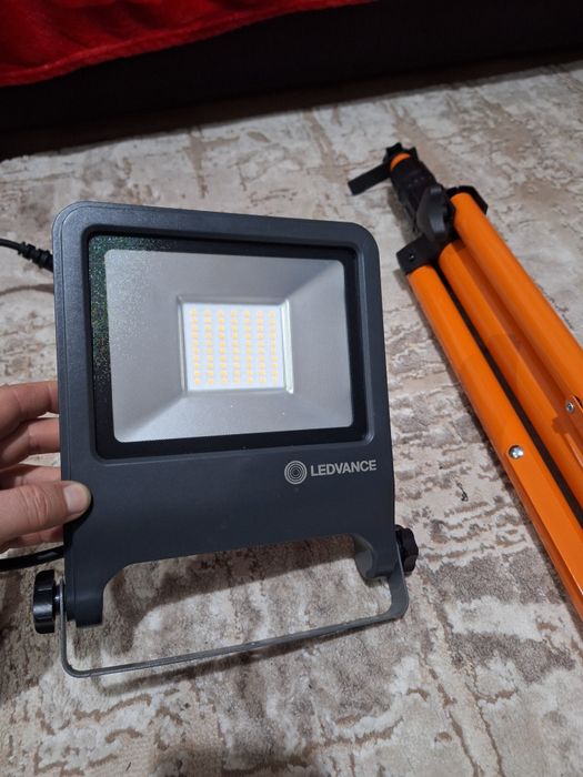 Trapied telescopic cu led