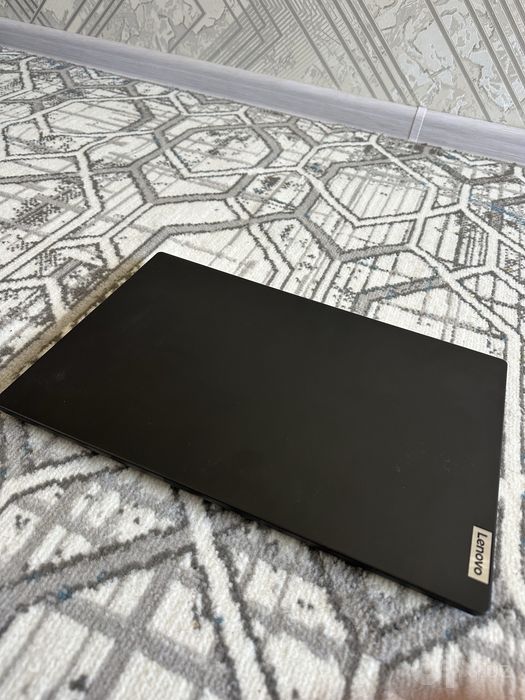 Noutbook lenovo sotiladi