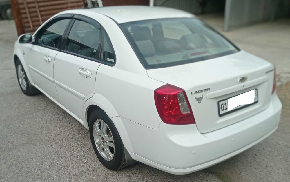 Lacetti, 1.8, АКПП, белого цвета, 2011 год, первые руки