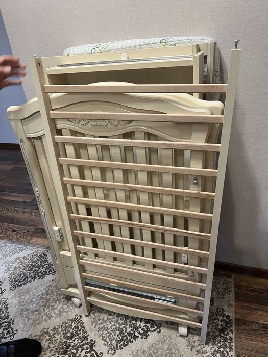 Детская кроватка