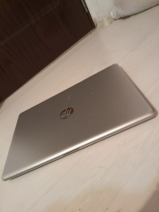 Laptop Light Gaming i5 8th gen , AMD Radeon graphics