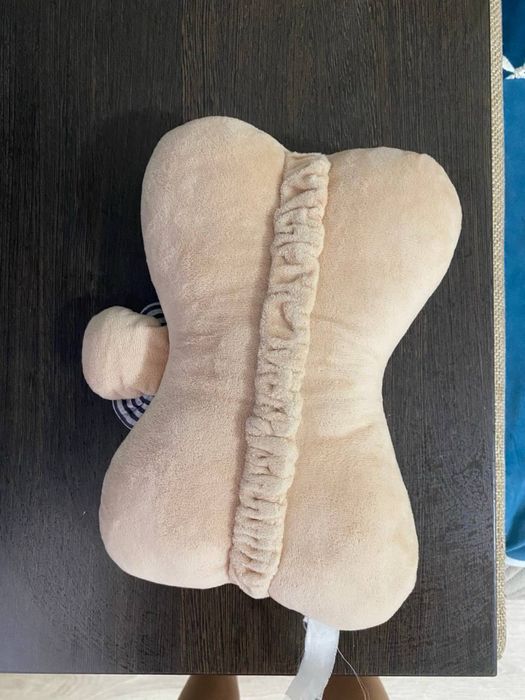 Подушка подставка Miniso