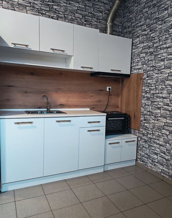 Дава се под наем Едностаен апартамент в Хасково, Център - 40 кв.м за 204 € - Снимка #1