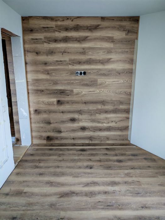 Професионален монтаж на паркет и первази